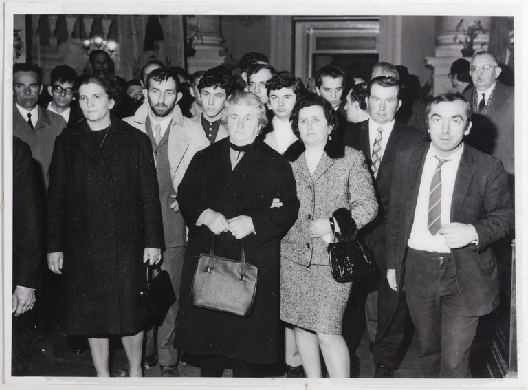 Gattatico-Reggio Emilia, 27-30 marzo 1970, Funerali di Alcide Cervi, camera ardente nella Sala del Tricolore di Reggio Emilia